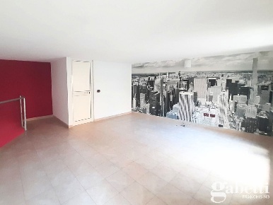 Foto Negozio in Corso VITTORIO EMANUELE 00, Pomigliano d'Arco Centro