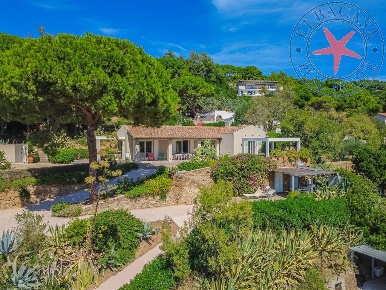 Foto Villa unifamiliare a Capoliveri di 244 m² con 7 locali in vendita