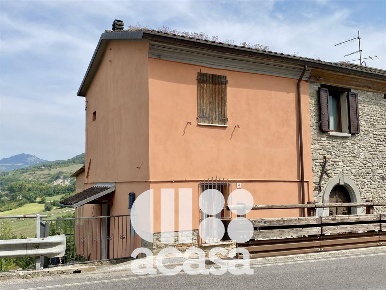 Foto Case semi ndipendenti a Sarsina di 105 m² con 3 locali in vendita