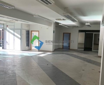 Foto Locale commerciale a Siena di 500 m² in affitto