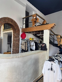 Foto Negozio in VIA SOLFERINO, Monza San Carlo - Stazione di 230 m²