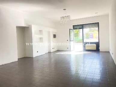 Foto Negozio in via longuelo, Bergamo Longuelo di 60 m² in affitto