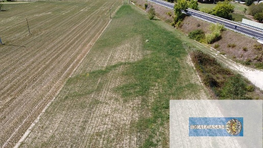 Foto Terreno agricolo in Macerata Contrada Potenza 33, Macerata di 11250 m²