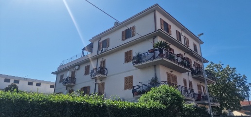 Foto Appartamento in via Spinetoli, Roma Corcolle di 70 m² con 2 locali