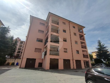 Foto Appartamento in VIA LUCOLI, L'Aquila di 100 m² con 4 locali in vendita