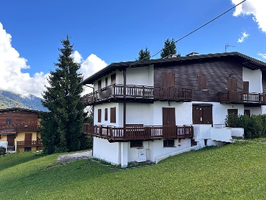 Foto Appartamento in via Sisemol, Gallio Centro di 80 m² con 3 locali