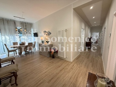 Foto Villa unifamiliare a Pisa Tirrenia di 270 m² con 12 locali in vendita