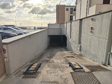 Foto Box a San Vincenzo Centro di 31 m² con 1 locali in vendita