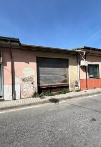 Foto Locale commerciale a Viareggio Terminetto - Migliarina di 77 m²