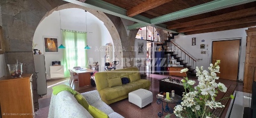 Foto Appartamento a Pisa San Francesco di 145 m² con 7 locali in vendita