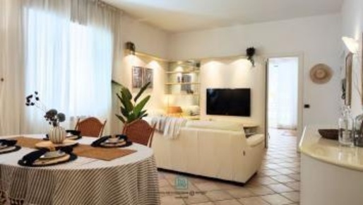 Foto Appartamento a Carrara Marina di Carrara di 120 m² con 5 locali