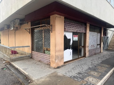 Foto Locale commerciale a Pontedera Villaggi, Bellaria di 147 m² in vendita
