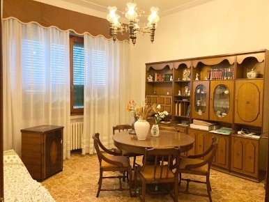 Foto Casa indipendente a Empoli Pretura - Sanzio di 200 m² con 7 locali