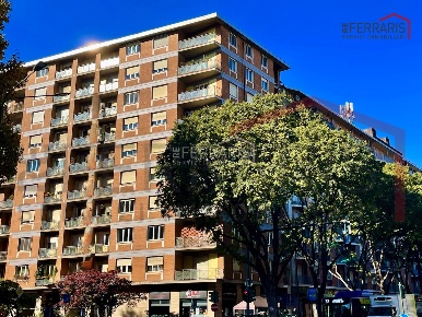 Foto Appartamento in corso Monte Cucco 58, Torino di 145 m² con 5 locali