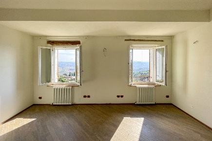 Foto Appartamento a Montalcino Centro di 115 m² con 5 locali in vendita