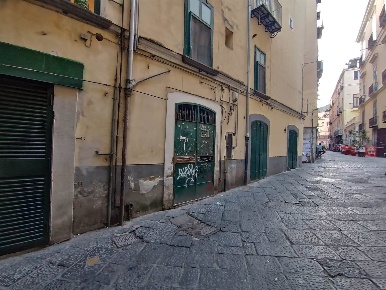 Foto Locale commerciale in via dogana vecchia  13, Salerno di 20 m²