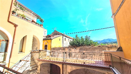 Foto Appartamento a Cava de' Tirreni Centro di 110 m² con 4 locali