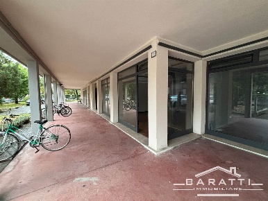 Foto Attività commerciale a Novellara Centro di 370 m² con 4 locali
