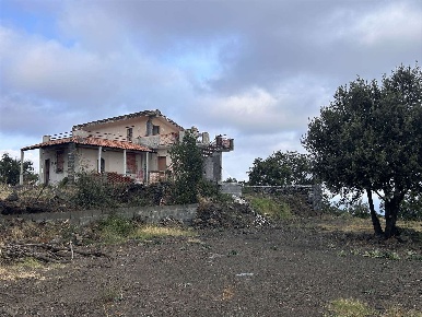 Foto Terreno edificabile a Mascali di 11350 m² in vendita