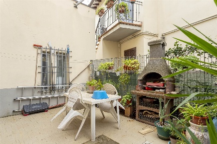 Foto Casa indipendente in via Monte Grappa, Campi Bisenzio Centro di 164 m²