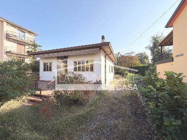 Foto Villa unifamiliare a Venezia Centro di 150 m² con 8 locali in vendita