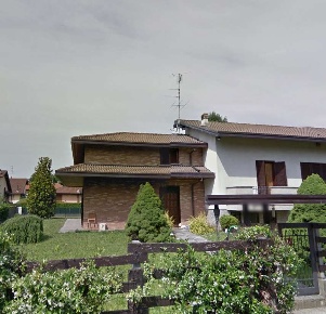 Foto Villa unifamiliare in Via Giuseppe Giusti, Gallarate Cedrate di 255 m²