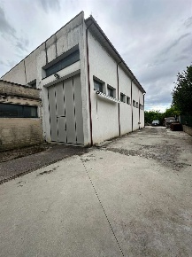 Foto Capannone industriale in Ponte San Giovanni, Perugia di 309 m²