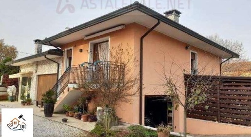 Foto Casa indipendente in Via Roma 12, Montegaldella Centro di 283 m²