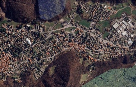 Foto Magazzino in Via Giuseppe Mazzini, Ballabio Centro di 21 m² in vendita