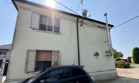 Foto Appartamento in Via Rossini, Gazzo Veronese di 141 m² con 4 locali