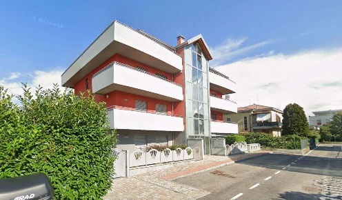 Foto Appartamento in Via Pasubio 2, Stezzano di 94 m² con 5 locali