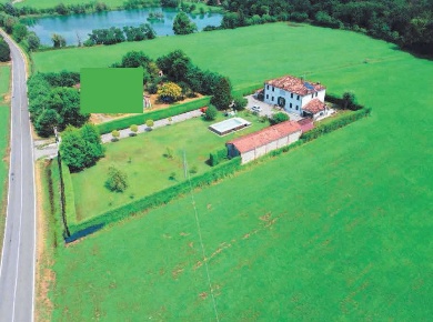 Foto Villa unifamiliare in Strada Soave, Marmirolo di 562 m² con 15 locali