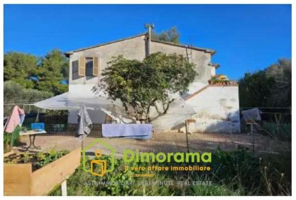 Foto Appartamento in Località Le Guinzane 24 57025 Piombino LI Italia 24,