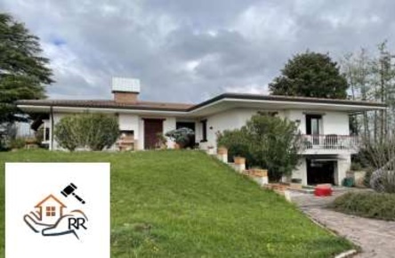 Foto Villa unifamiliare in Via Crispi 45, Costabissara Crispi Cavour