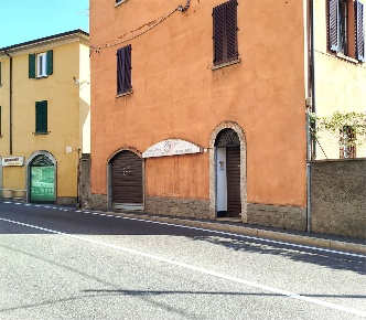 Foto Negozio in Via Varesina, Villa Guardia Certosa di 64 m² con 1 locali