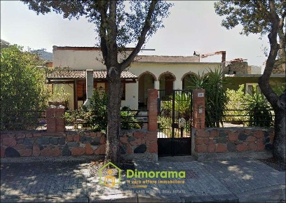 Foto Appartamento in Via Cagliari 50, Ballao di 123 m² con 5 locali