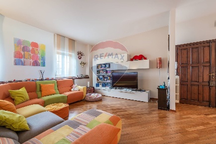 Foto Appartamento in Via Giuseppe Fanelli, Bari Mungivacca di 177 m²