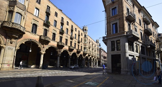 Foto Appartamento in Via Monte di Pietà, Torino Via Roma di 196 m²