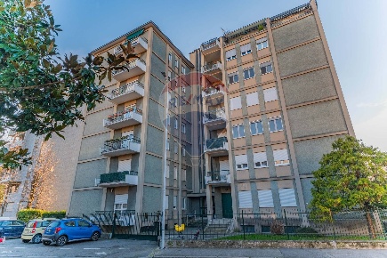 Foto Appartamento in Via Guglielmo Marconi, Busto Arsizio Frati di 120 m²