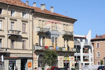 Foto Attico in Piazza Marconi, Luino Centro di 200 m² con 4 locali