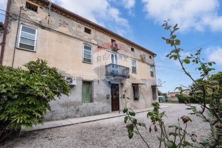 Foto Appartamento in Via Zappaterra, Copparo Ambrogio di 109 m² in vendita