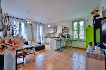 Foto Appartamento in Via Nazzario Sauro, Cornate d'Adda Centro di 66 m²