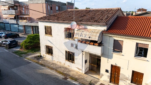Foto Case semi ndipendenti in Via Gaspare Campo, Rovigo San Pio X di 170 m²