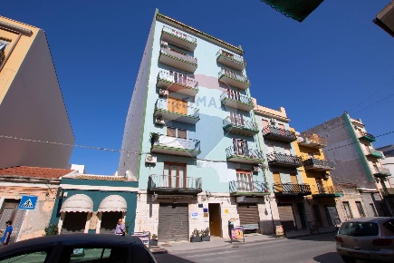 Foto Appartamento in VIA G. LAVAGGI, Augusta Centro di 139 m² con 7 locali