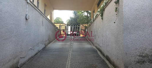 Foto Box in Via Chiellini, Livorno di 25 m² con 1 locali in vendita