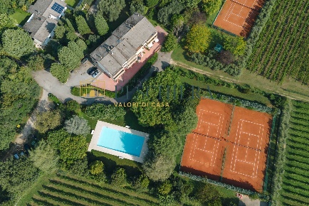 Foto Appartamento in Via Tende, Lazise di 118 m² con 4 locali in vendita