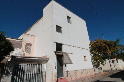 Foto Appartamento in via c. colombo, Maruggio Campomarino di 140 m²