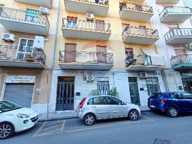 Foto Appartamento in VIA XIV OTTOBRE, Augusta Centro di 111 m² con 3 locali