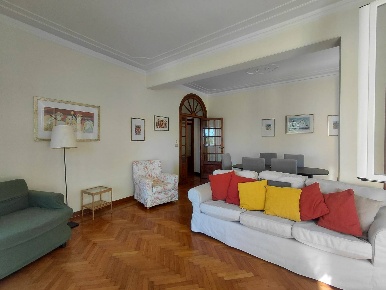 Foto Appartamento in Via Montani, Genova Quarto di 140 m² con 7 locali