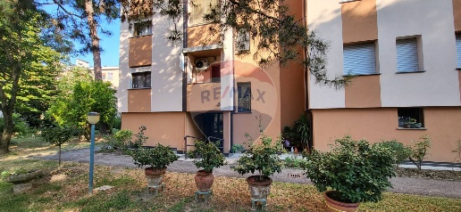 Foto Appartamento in Via Agni, Ferrara Via Modena di 104 m² con 7 locali